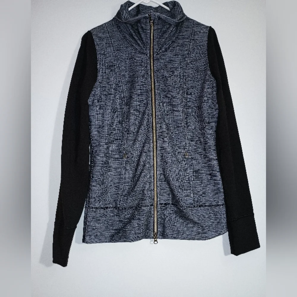 Lululemon Athletica Gray and Black Zip-Up Sweatshirt 8‎